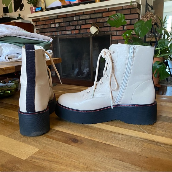 Platform Steve Madden Boots - Picture 2 of 13